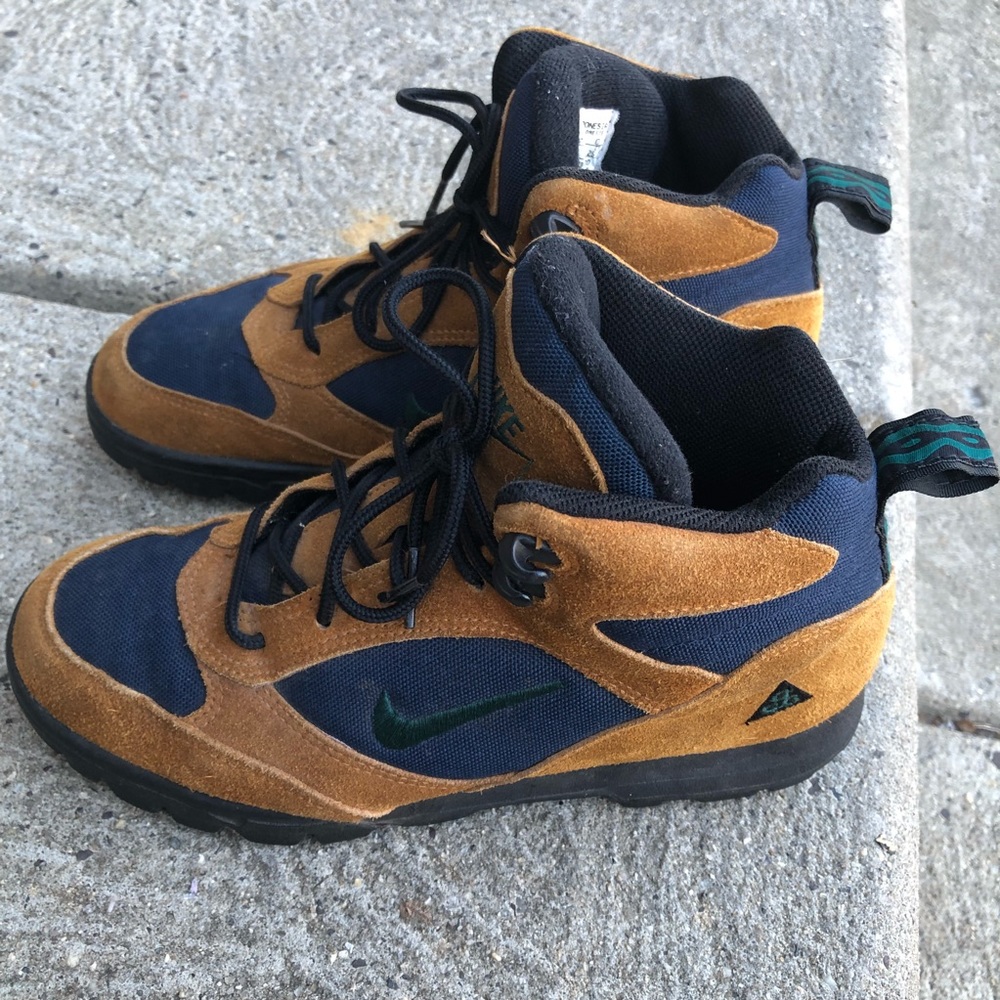 Vintage Women’s Nike Hiking Boots Size 8.5